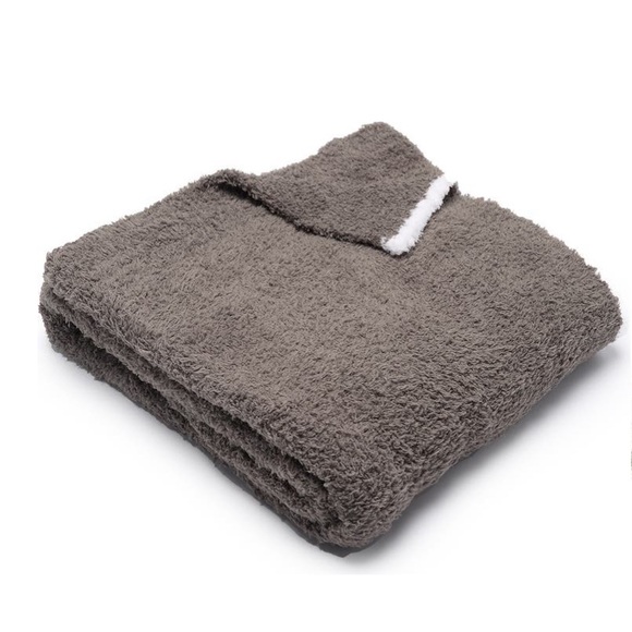 NWT Luxe Barefoot Dreams cozychic rib trim throw - charcoal/white